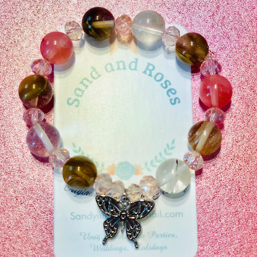 Original jewelry-designs from around the globe.